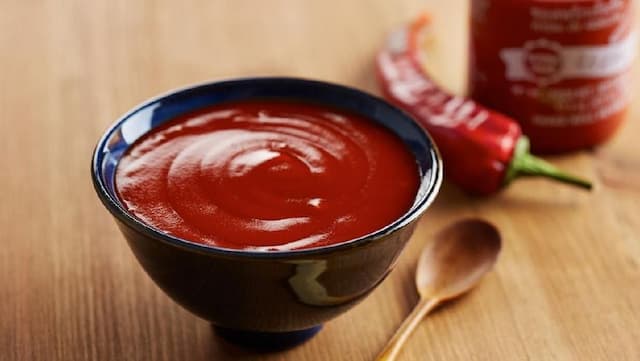 Mengenal Sriracha, Saus yang Rasa Pedasnya Mendunia
