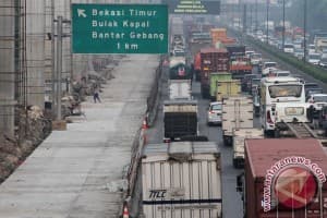 Jalan tol Jakarta-Cikampek macet