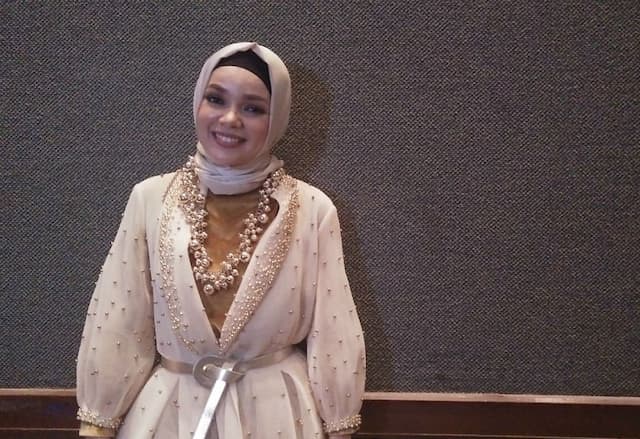  Come Back, Dewi Sandra Tampil di Runway Muffest 2017 