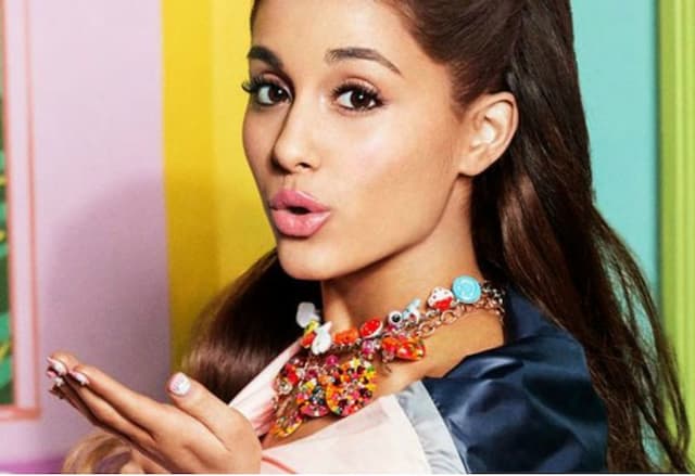  Ariana Grande Kumpulkan 34 Miliar untuk Korban Teror Inggris 