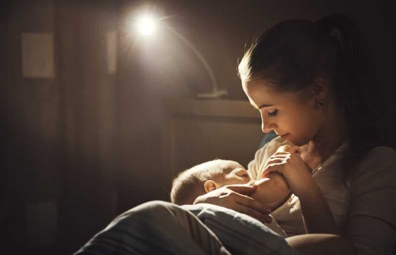 Ketahui 4 Fakta Menarik Tentang Air Susu Ibu!