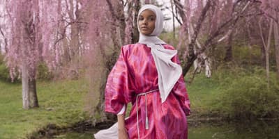 Kampanye Fashion Pertama Halima Aden