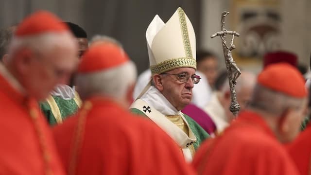 Misa Natal, Paus Fransiskus Ajak Umat Hidup Lebih Sederhana