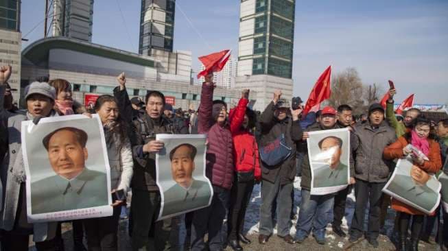 Buku Langka Tulis Tangan Mao Zedong Terjual Rp12,1 Miliar