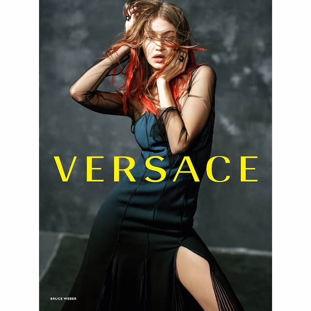 Gigi Hadid Bintangi Kampanye Iklan Versace