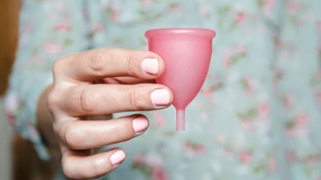 Cara Pakai dan Melepas Menstrual Cup, Hemat Sambil Kurangi Sampah Pembalut