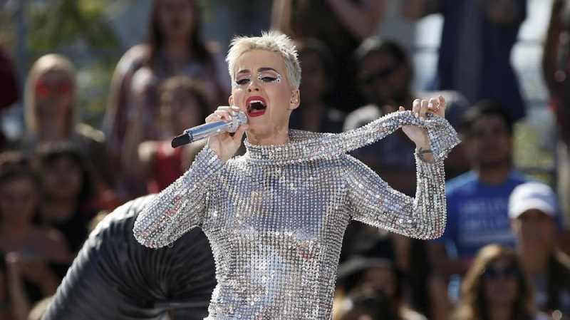 Katy Perry Coba Pulihkan Patah Hati dalam Never Really Over