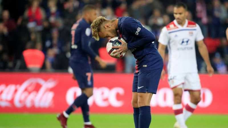PSG vs Lyon Tampilkan Pesan Simpati untuk Korban Bencana Palu