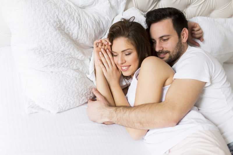 Untuk Para Suami, Ini 10 Trik Memanjakan Istri Agar Lebih Bergairah