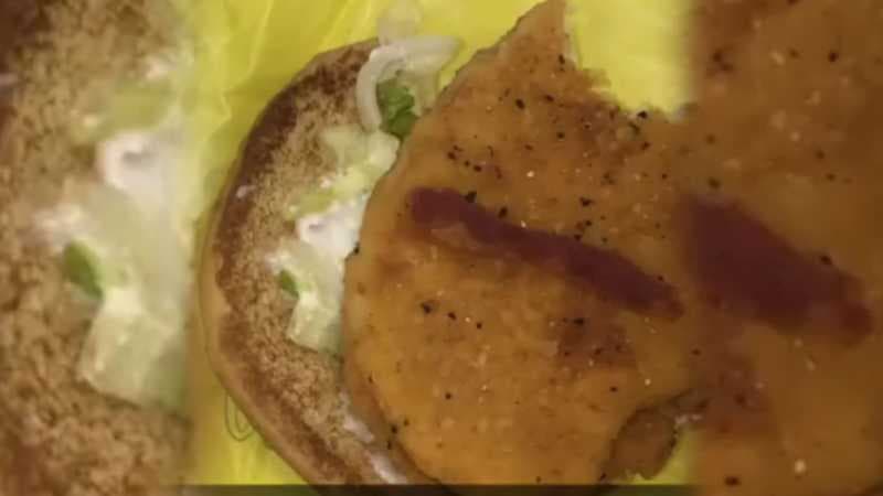 Staf McDonalds AS Masukkan Bacon di Burger Pesanan Keluarga Muslim