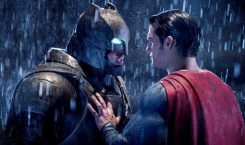 'Batman Vs Superman' Dinobatkan sebagai Film Terburuk 2016
