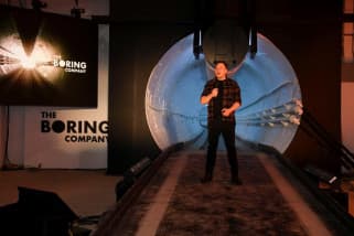 Elon Musk perkenalkan terowongan pertamanya di Los Angeles