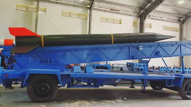 Roket Balistik dengan Jangkauan 100 Km Karya BUMN Indonesia Diuji Coba