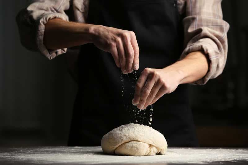 Ada Roti yang Terbuat dari Kecoa, Seperti Apa Rasanya?