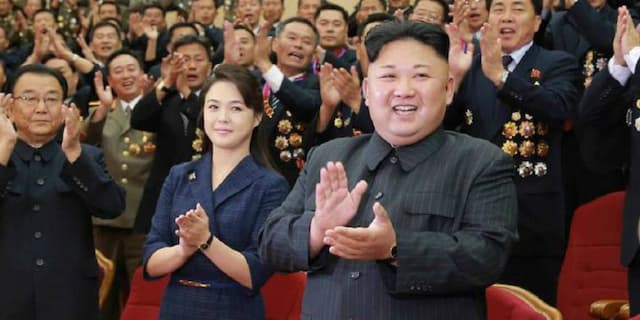 Gaya Stylish Istri Kim Jong-un Saat Pesta Nuklir