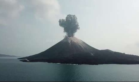 Gunung Anak Krakatau Alami 348 Kali Letusan