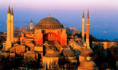 Hagia Sophia, dari Gereja, Masjid Hingga Menjadi Museum