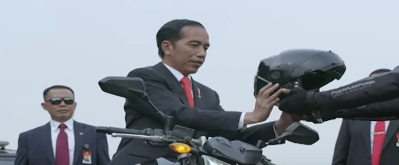 5 Kemiripan Aksi Presiden Jokowi dengan Adegan Film Mission Impossible