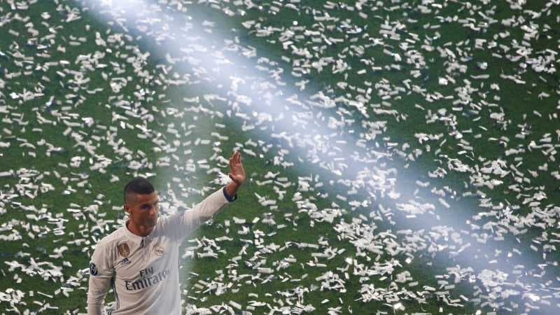 Ronaldo Bakal Bertahan di Madrid, Benarkah?