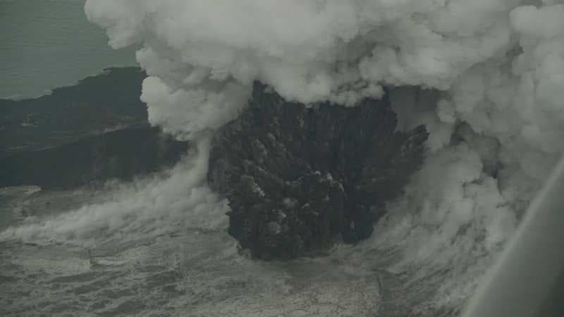 Perubahan Gunung Anak Krakatau Terekam Satelit
