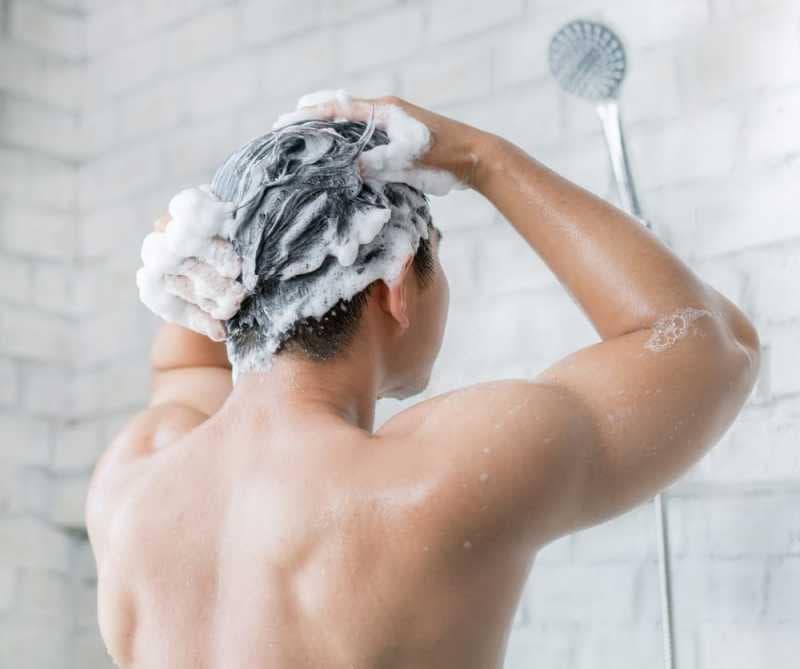 7 Cara Cepat Mengatasi Mata Perih Kena Shampoo