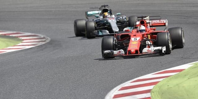 Sebenarnya Lebih Cepat Siapa, Ferrari atau Mercedes?