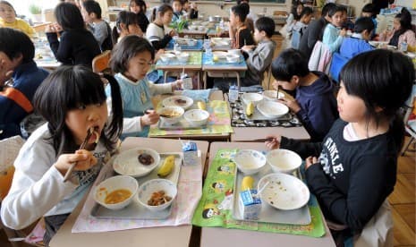 Mengapa Makan Siang Anak Sekolah Jepang Terbaik di Dunia?