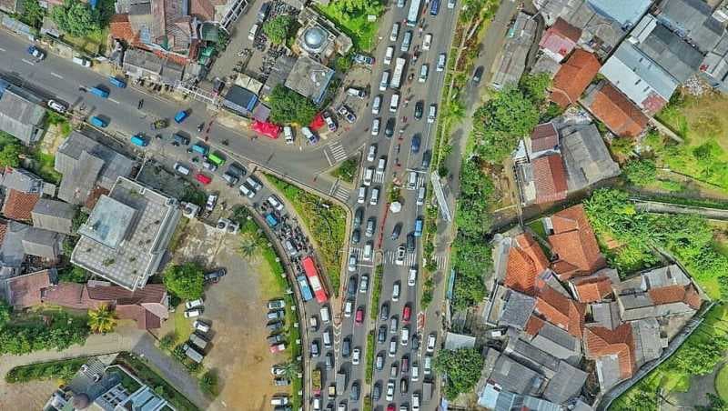 Puncak Masih Jadi Primadona, Ini Foto Kemacetan via Drone