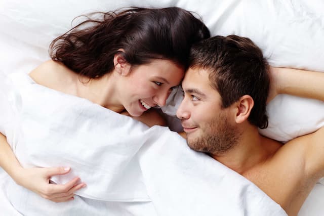 4 Hal yang Langsung Dilakukan Wanita Setelah Hubungan Intim