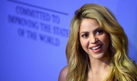 Pendarahan Pita Suara, Shakira Tunda Tur Dunia