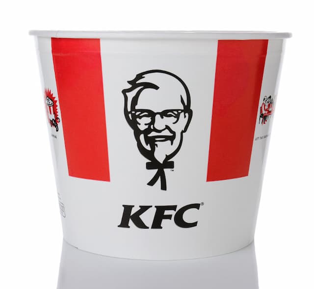 KFC Meluncurkan Koleksi Busana