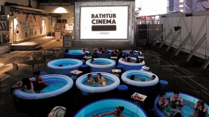 Bathtub Cinema, Cara Baru Nonton Film Sambil Berendam di Jepang