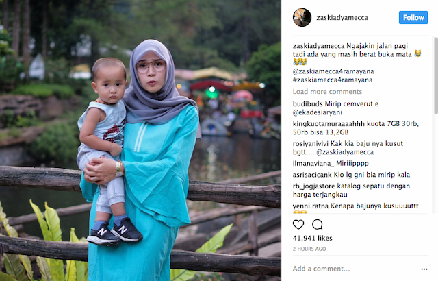 Posting Foto Bareng Anak, Zaskia Adya Mecca Dikritik Soal Baju