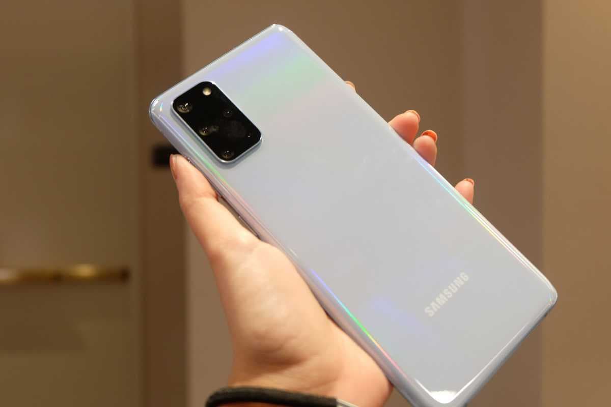 Hapus Unggahan Ejekan ke Apple, Samsung Singkirkan Kepala Charger Trio Galaxy S21? Hapus Unggahan Ejekan ke Apple, Samsung Singkirkan Kepala Charger Trio Galaxy S21?