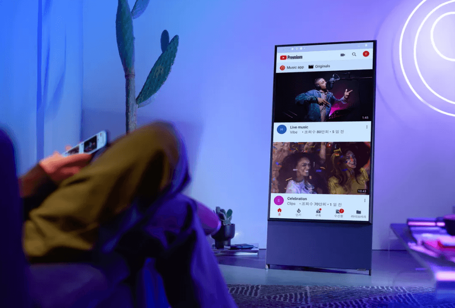TV Samsung Berlayar Rotasi Dijual di Indonesia, Harganya Mirip iPhone 12 Pro Max TV Samsung Berlayar Rotasi Dijual di Indonesia, Harganya Mirip iPhone 12 Pro Max