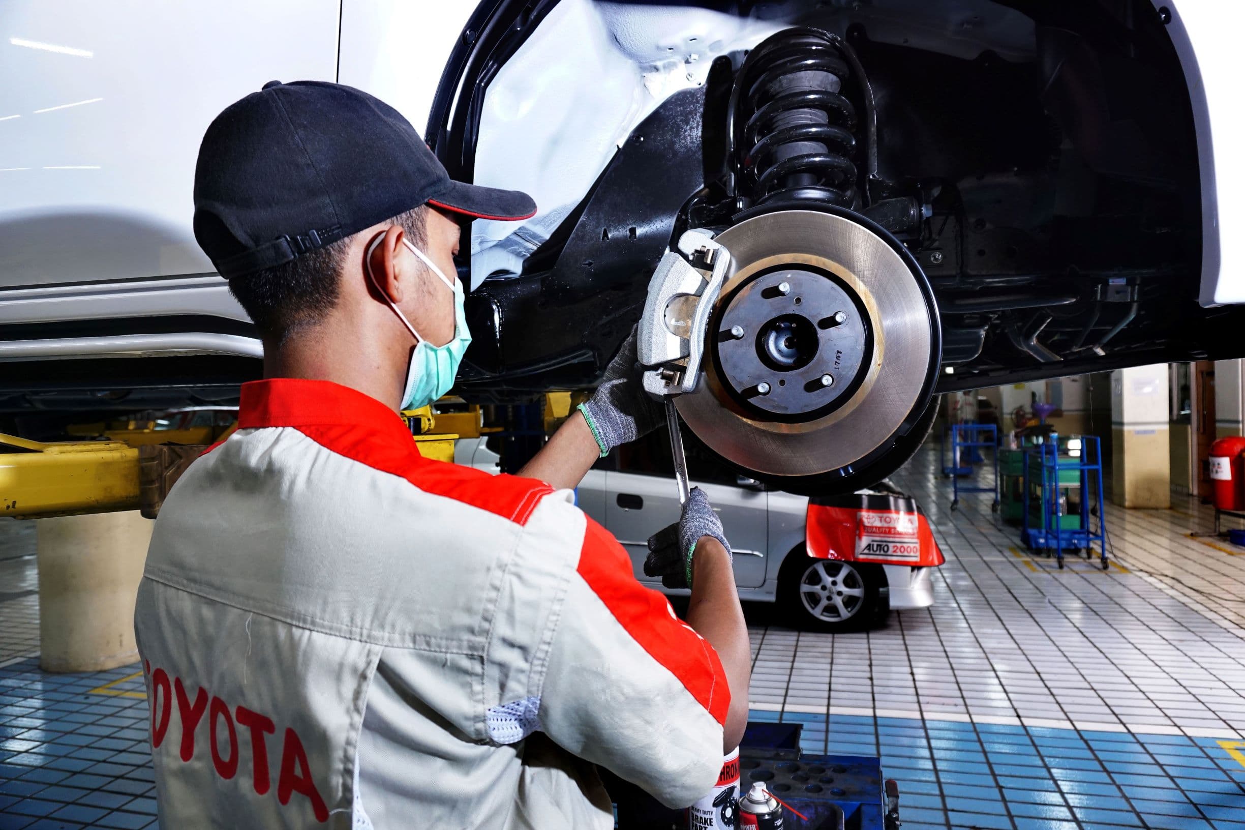 Cara Melihat Spesifikasi dan Waktu Penggantian Minyak Rem Cara Melihat Spesifikasi dan Waktu Penggantian Minyak Rem