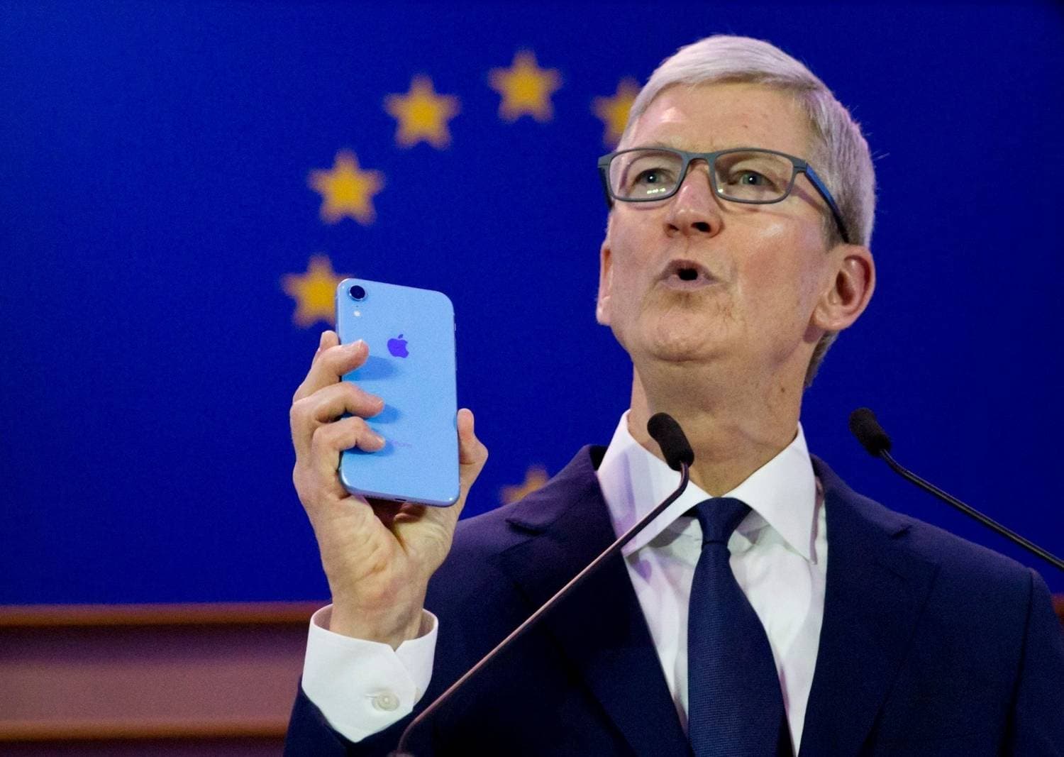 Tim Cook Janji Bakal Buru Karyawan Apple yang 'Ember' Tim Cook Janji Bakal Buru Karyawan Apple yang 'Ember'