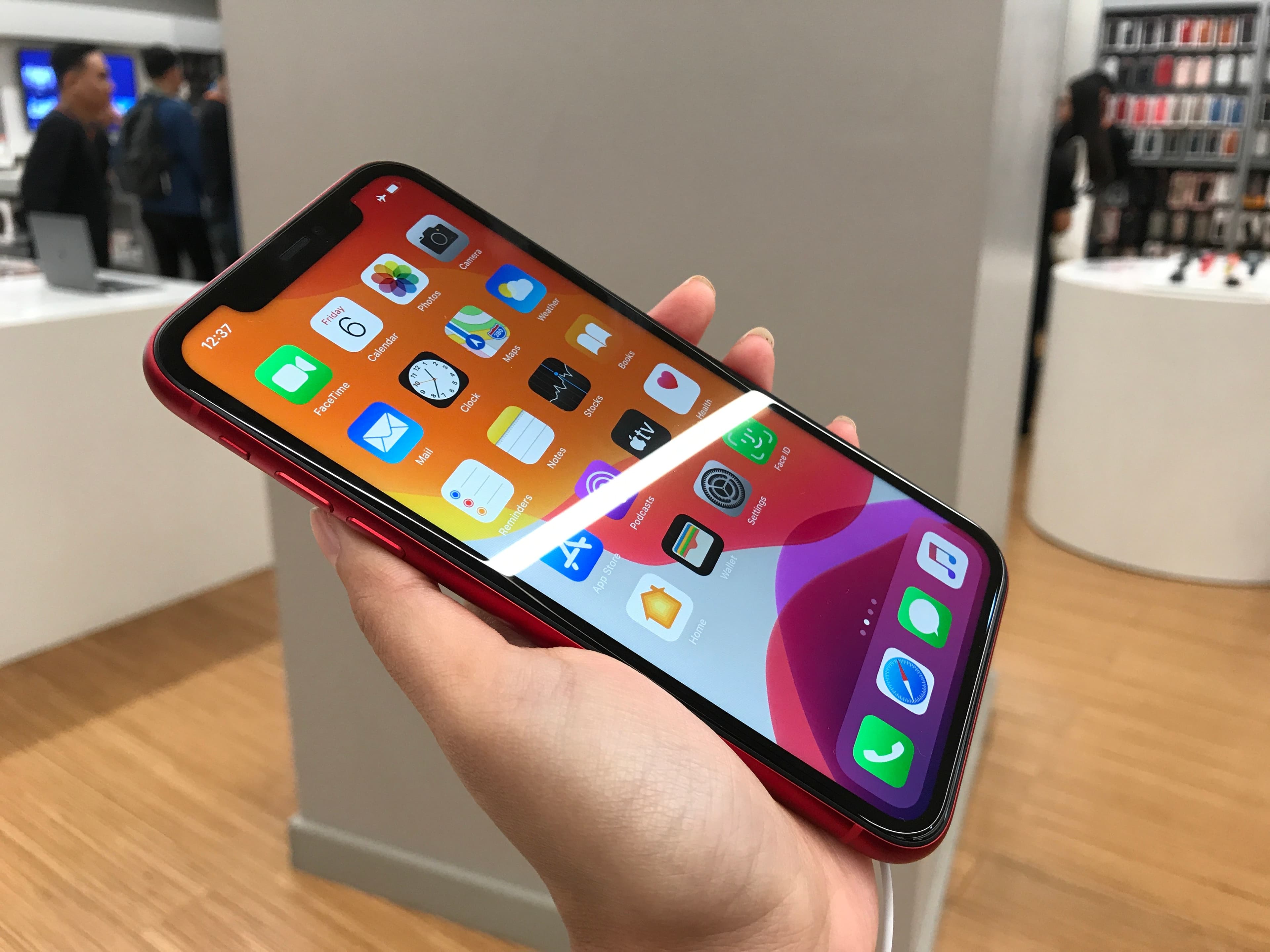 Apple Bakal Produksi 90 Juta Unit iPhone Baru Apple Bakal Produksi 90 Juta Unit iPhone Baru