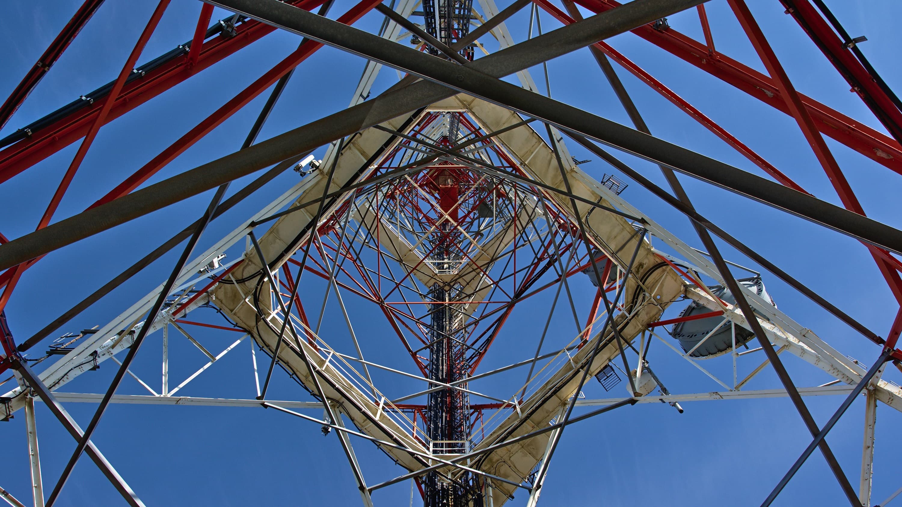 Mitratel Dapat Tambahan 4000 Unit Menara dari Telkomsel Mitratel Dapat Tambahan 4000 Unit Menara dari Telkomsel