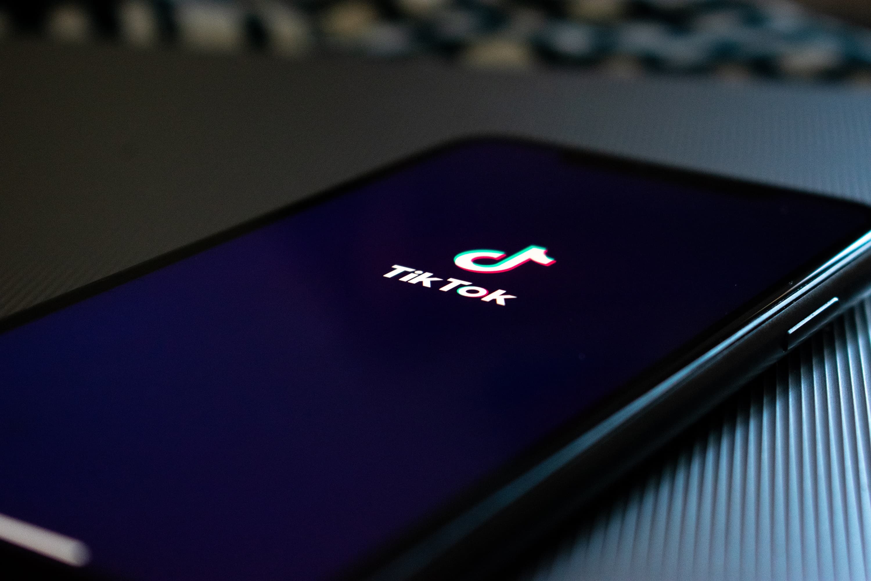 Selama Natal, Ternyata Netizen Sibuk <i>Download</i> TikTok Selama Natal, Ternyata Netizen Sibuk <i>Download</i> TikTok