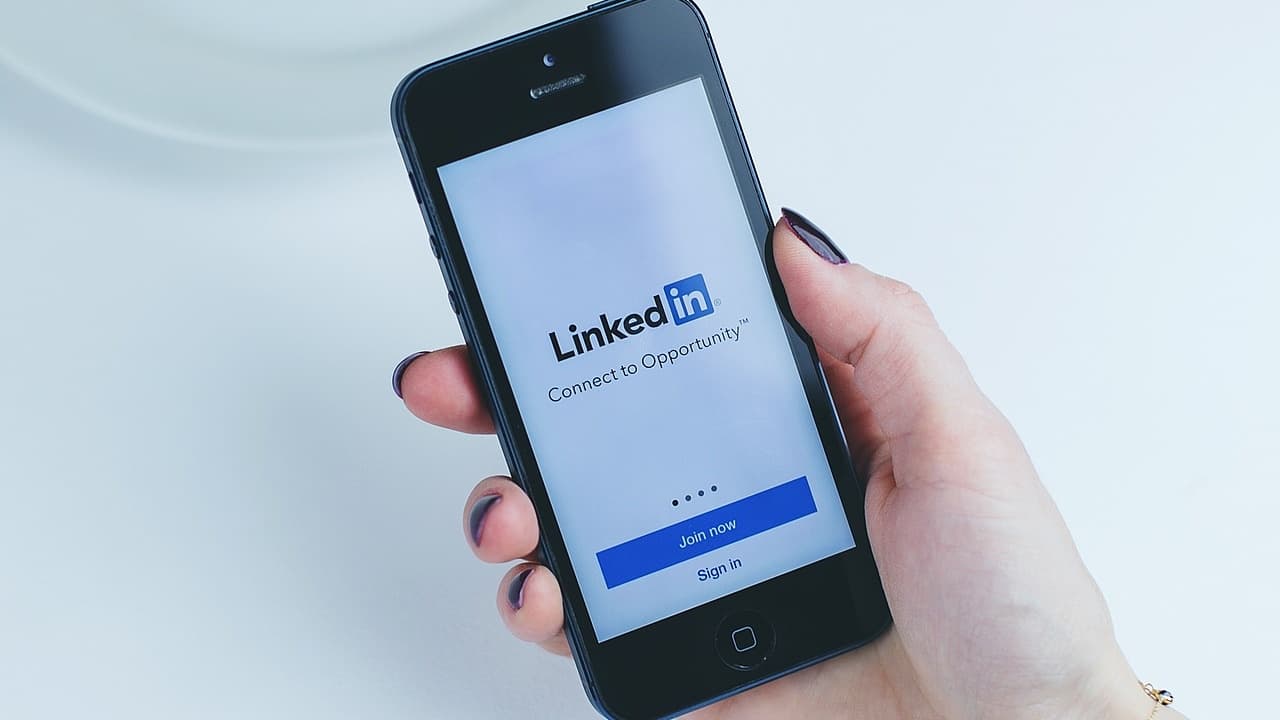 Tips Stalking Profil Pengguna Lain di LinkedIn Tanpa Ketahuan Tips Stalking Profil Pengguna Lain di LinkedIn Tanpa Ketahuan